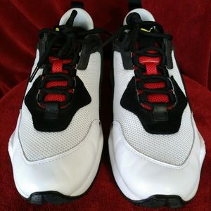 Men's 8.5 Puma Thunder Spectra. Gently Used. Original Box